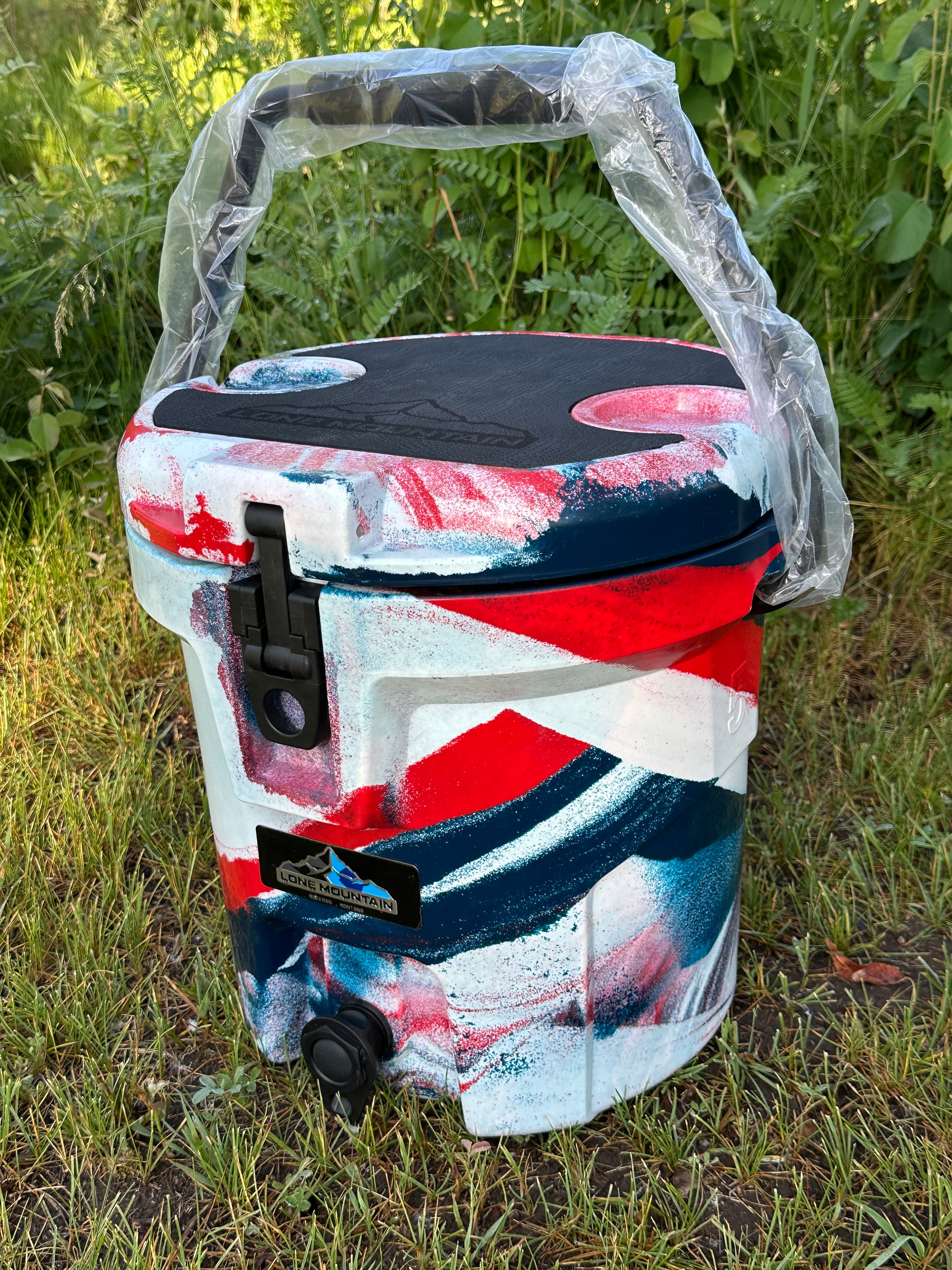 cooler with a 3600 tackle box and bucket 5 Gallon Chiller Bucket